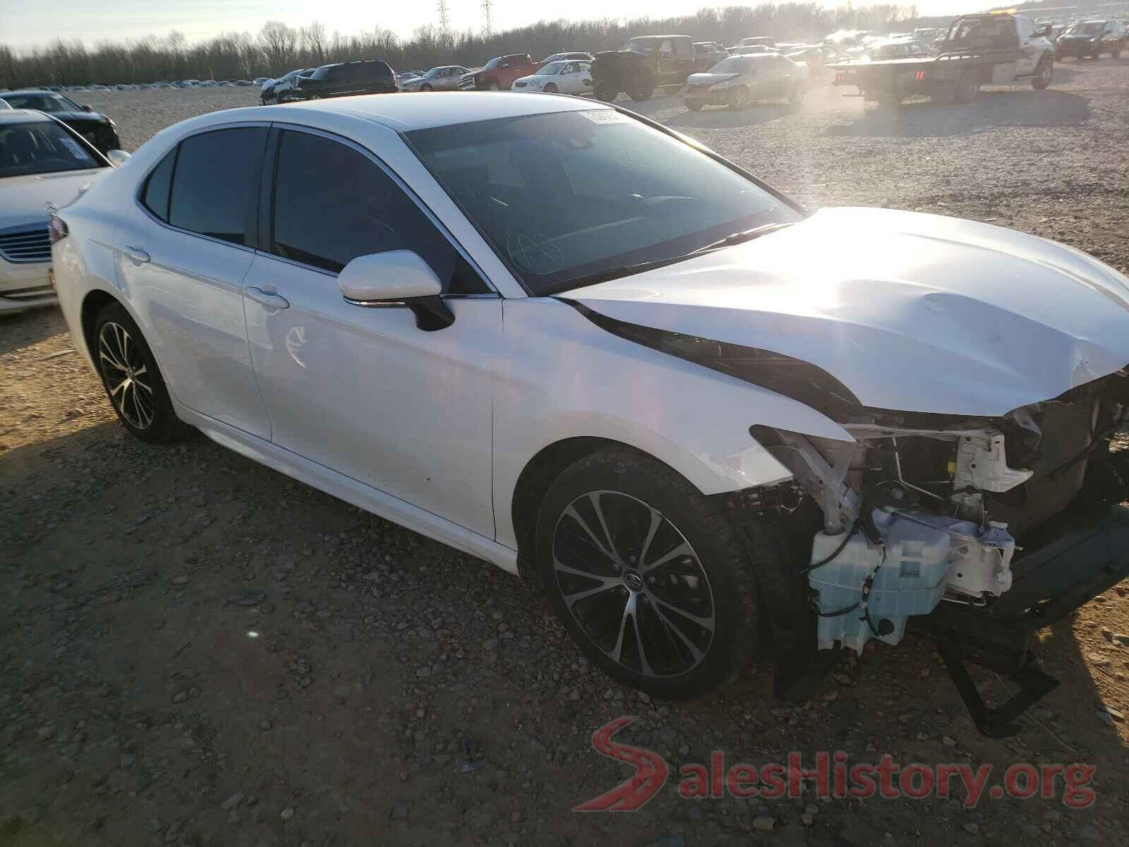 4T1B11HK1JU032009 2018 TOYOTA CAMRY