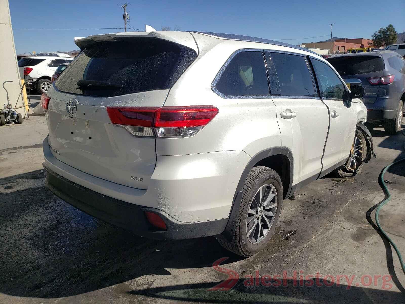 5TDKZRFH0KS574825 2019 TOYOTA HIGHLANDER