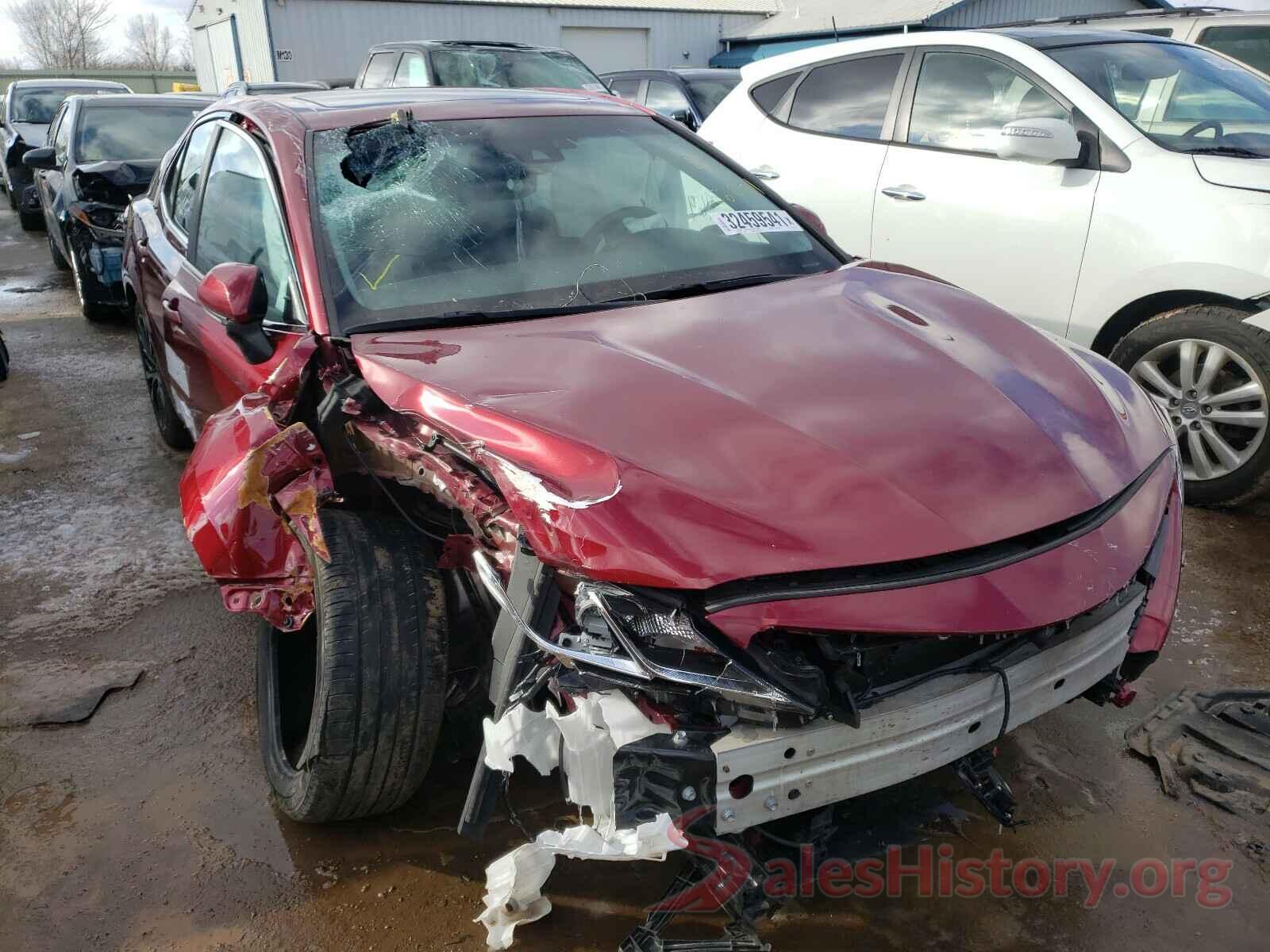 4T1B11HK7JU520221 2018 TOYOTA CAMRY