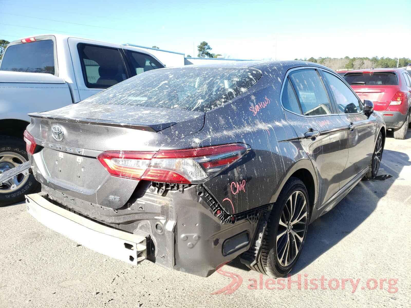 4T1B11HK8JU508675 2018 TOYOTA CAMRY