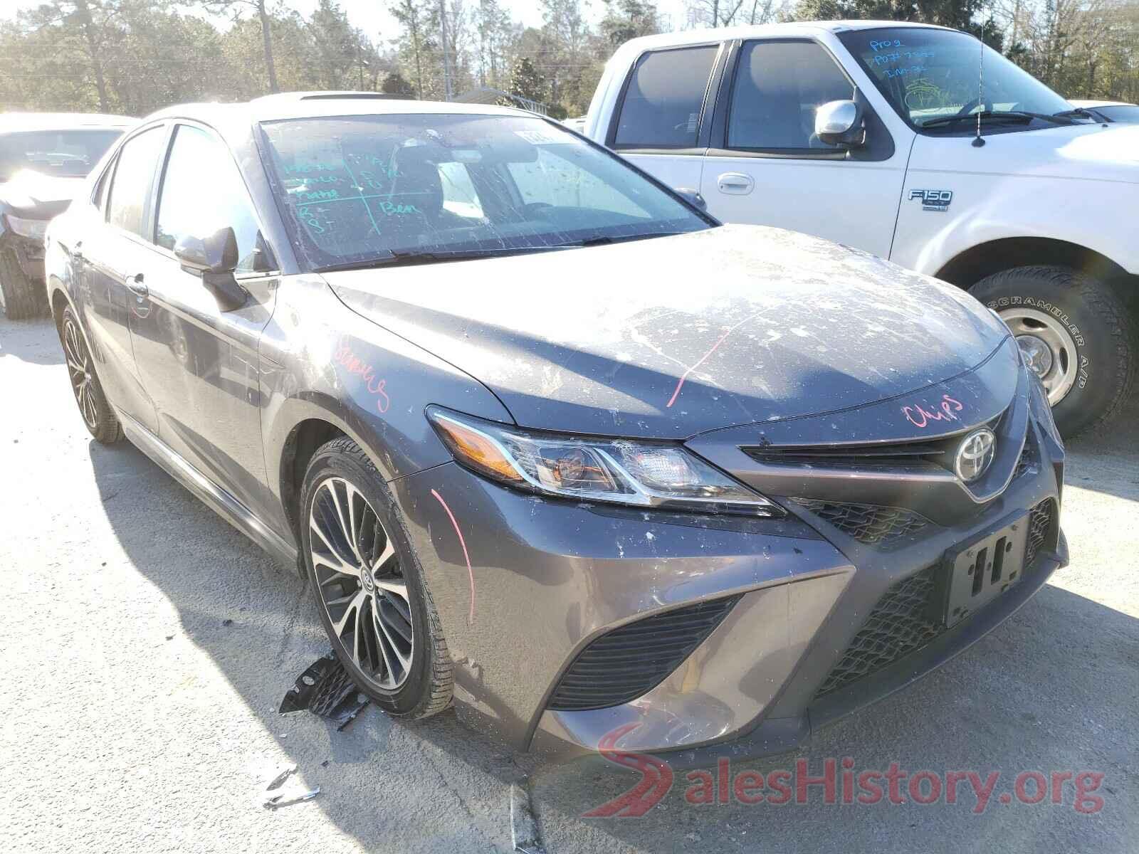 4T1B11HK8JU508675 2018 TOYOTA CAMRY