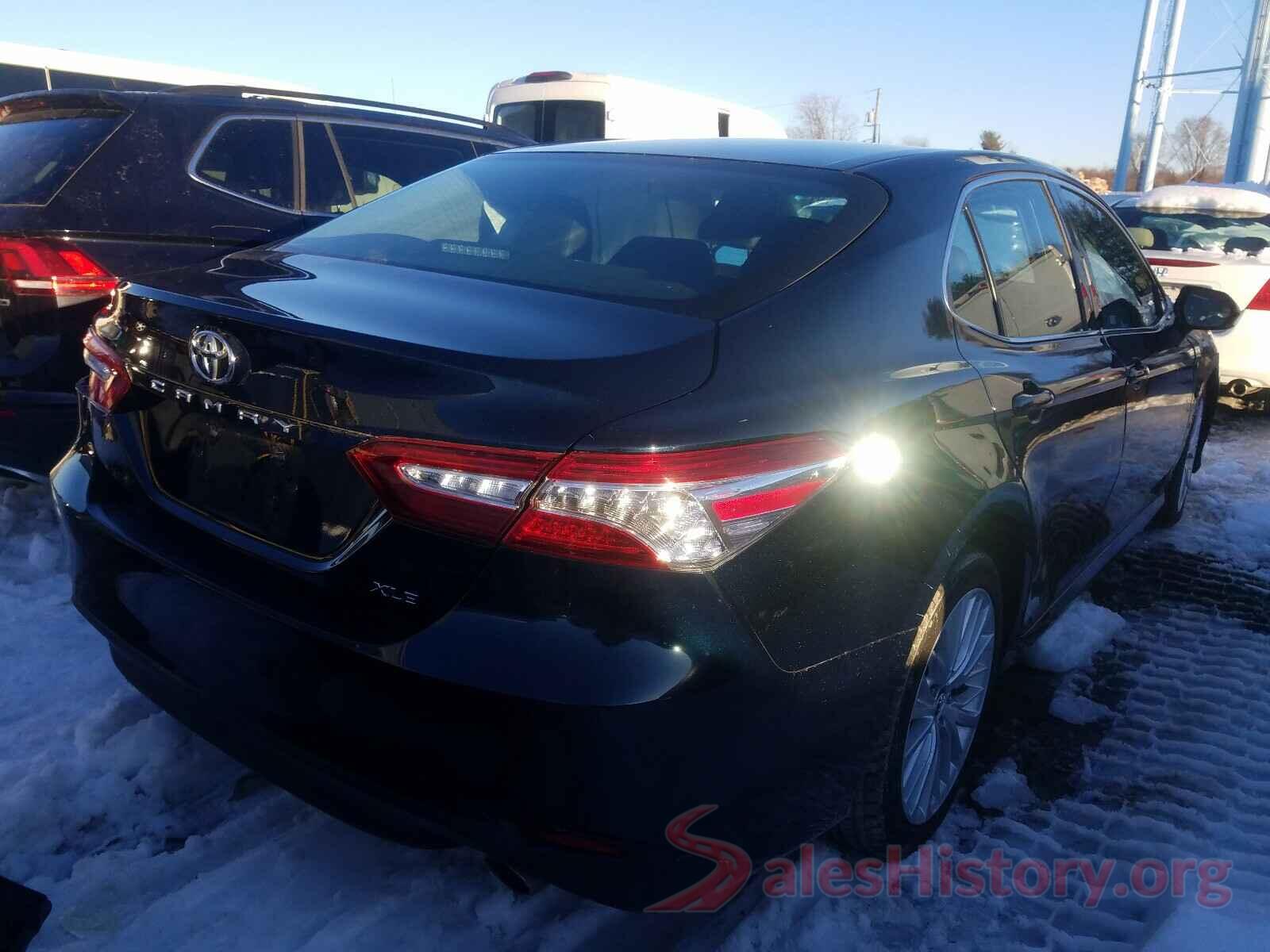 4T1B11HK5JU530469 2018 TOYOTA CAMRY