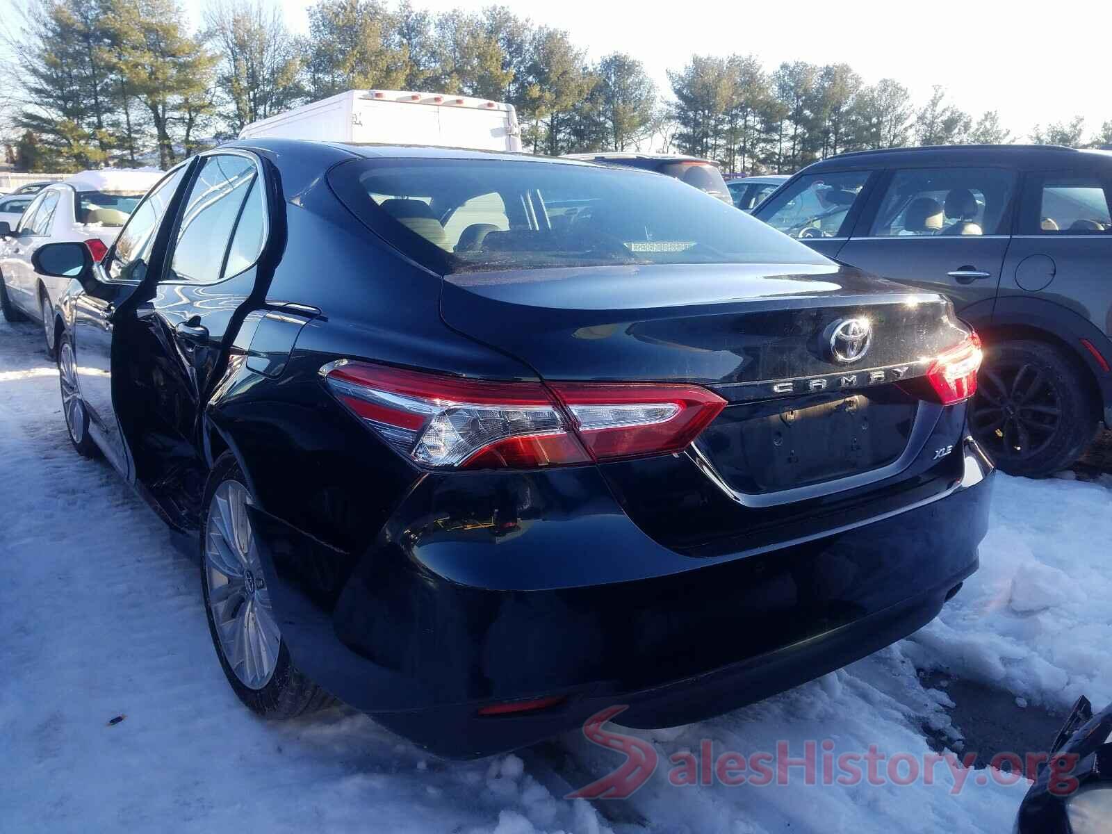 4T1B11HK5JU530469 2018 TOYOTA CAMRY