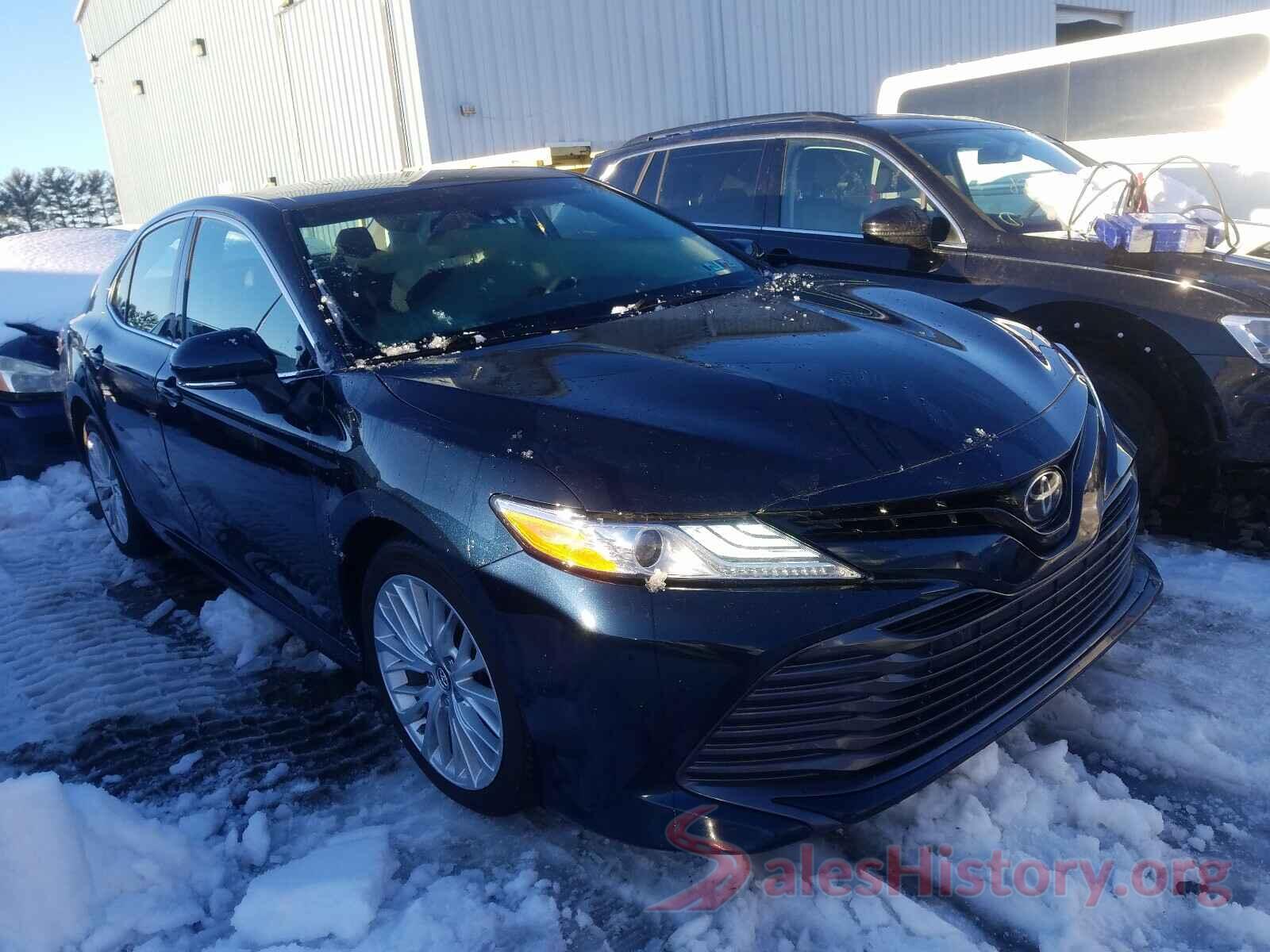 4T1B11HK5JU530469 2018 TOYOTA CAMRY