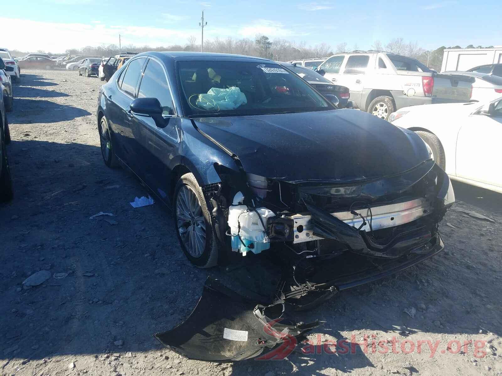 4T1B11HK2JU645501 2018 TOYOTA CAMRY