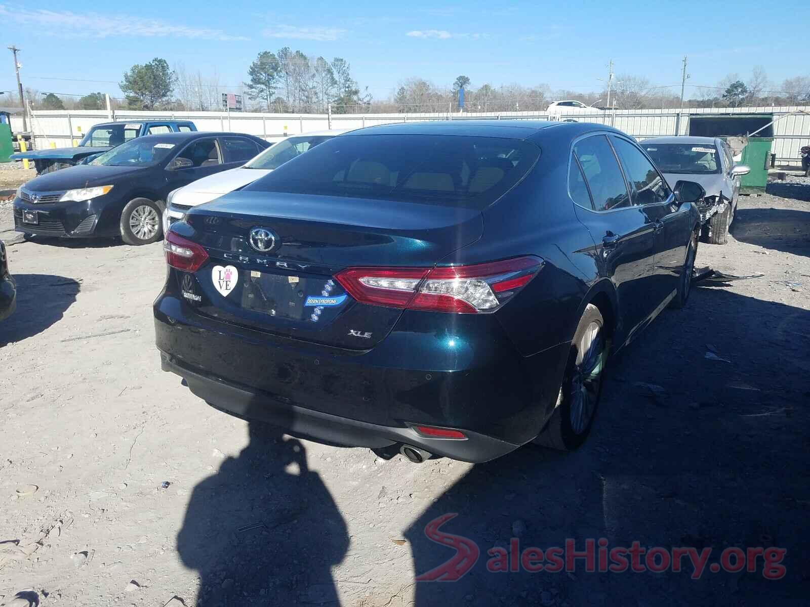 4T1B11HK2JU645501 2018 TOYOTA CAMRY