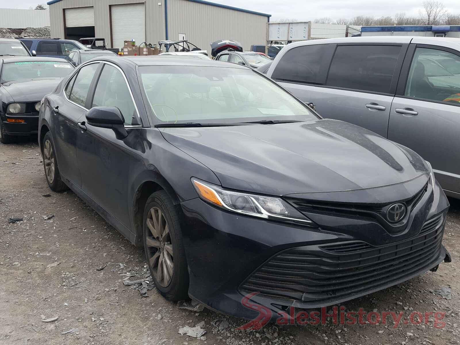 4T1B11HK8JU088058 2018 TOYOTA CAMRY