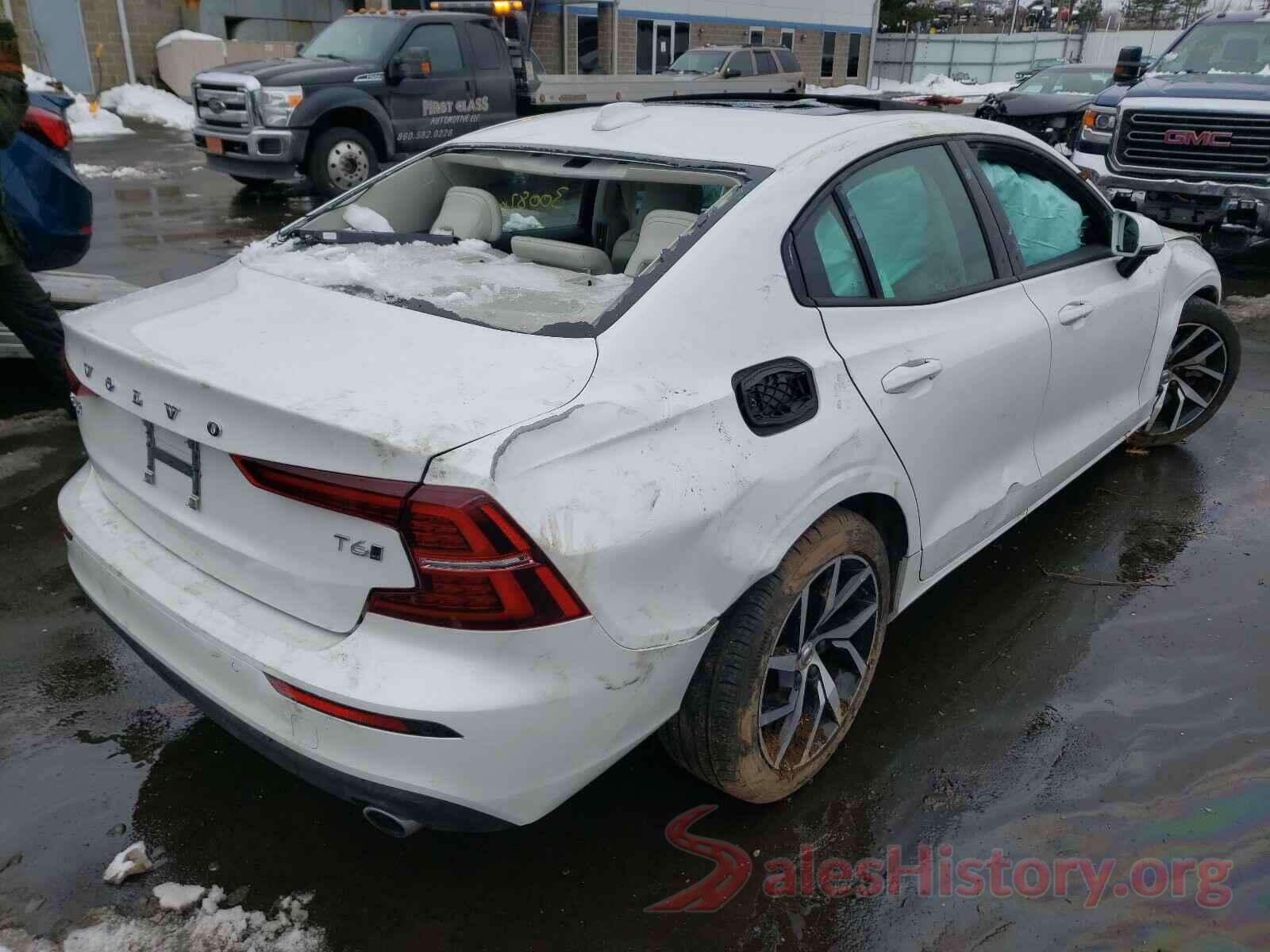 7JRA22TK8LG054411 2020 VOLVO S60