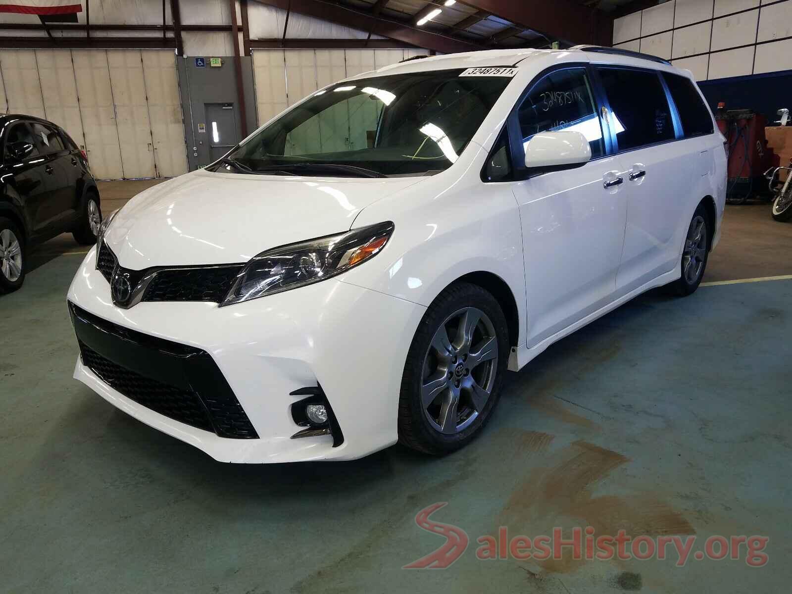 5TDXZ3DC5KS985678 2019 TOYOTA SIENNA