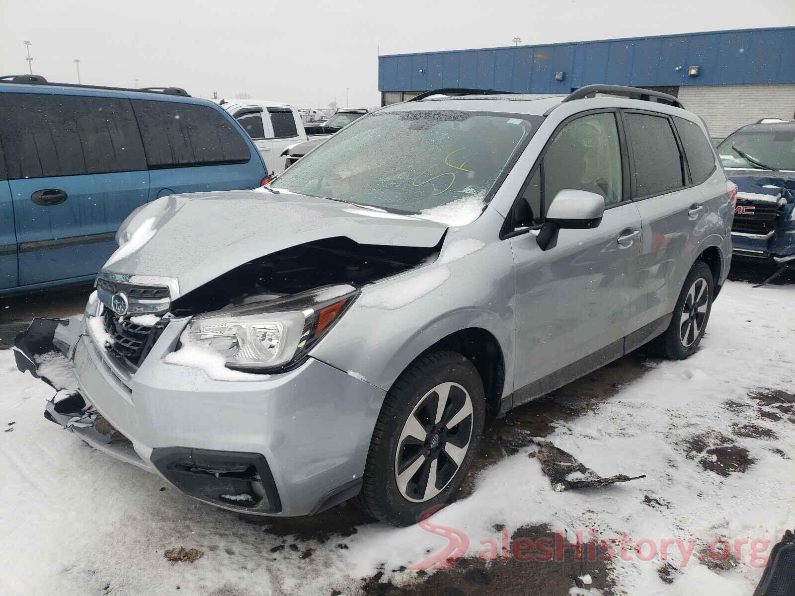 JF2SJAGC1JH460557 2018 SUBARU FORESTER