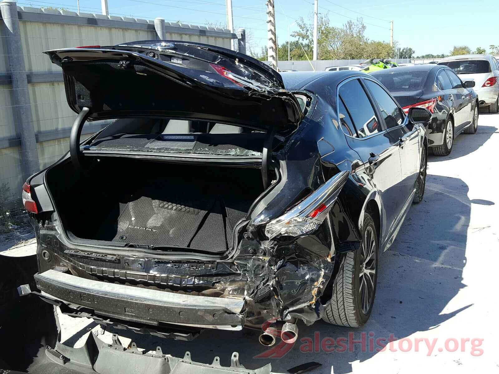 4T1B11HKXKU212798 2019 TOYOTA CAMRY