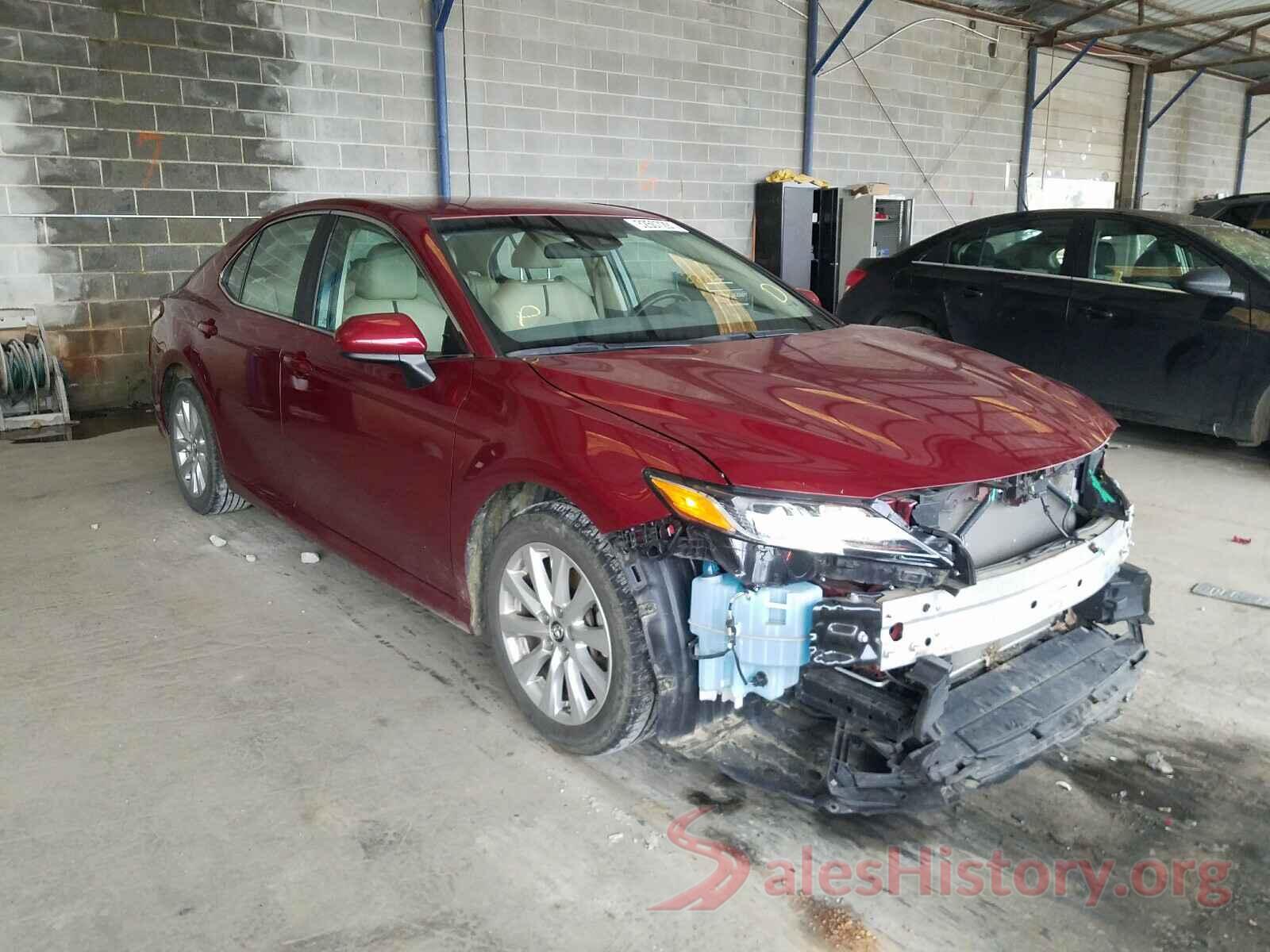 4T1B11HK4JU527319 2018 TOYOTA CAMRY