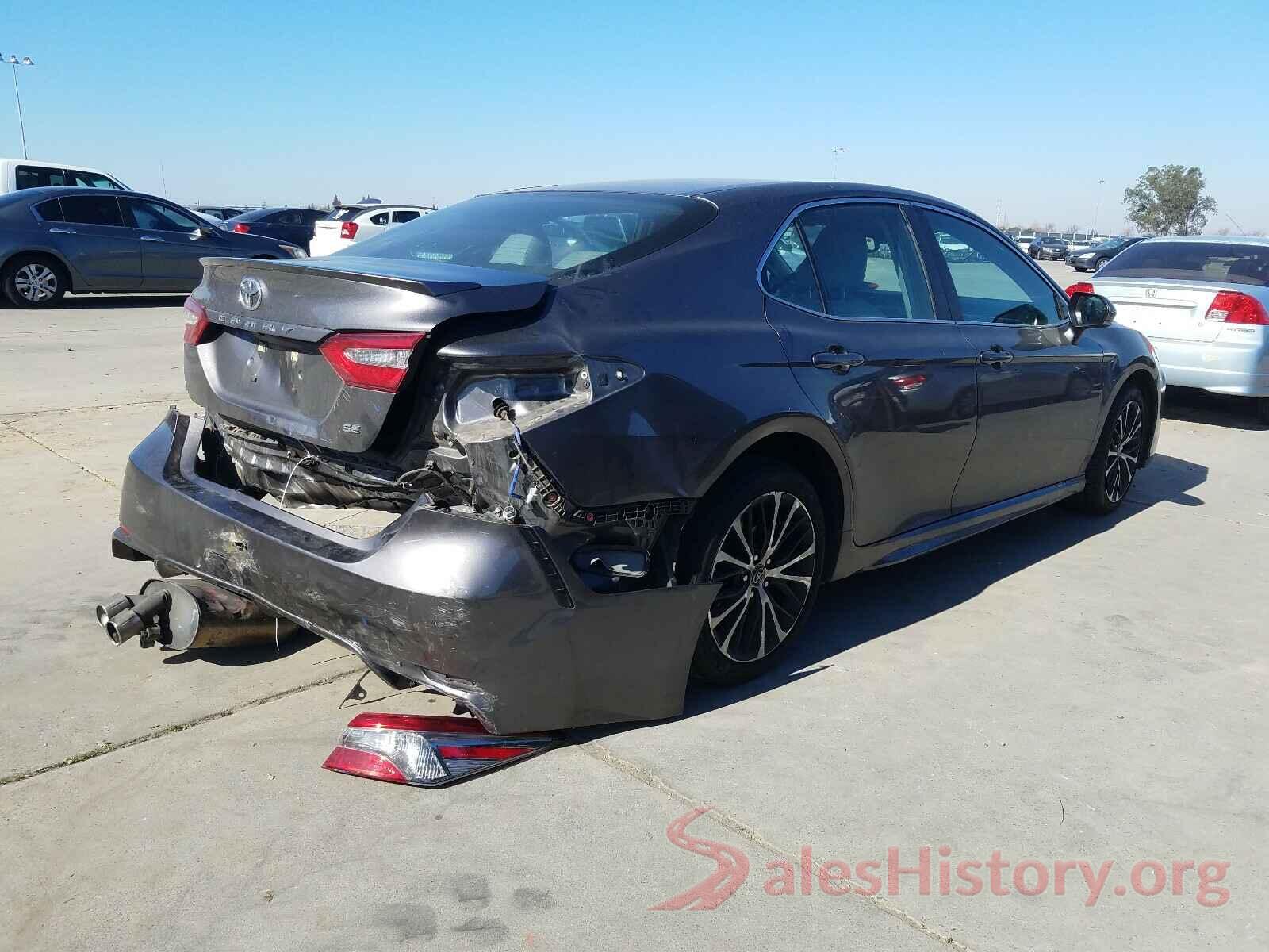 4T1B11HK3JU076965 2018 TOYOTA CAMRY