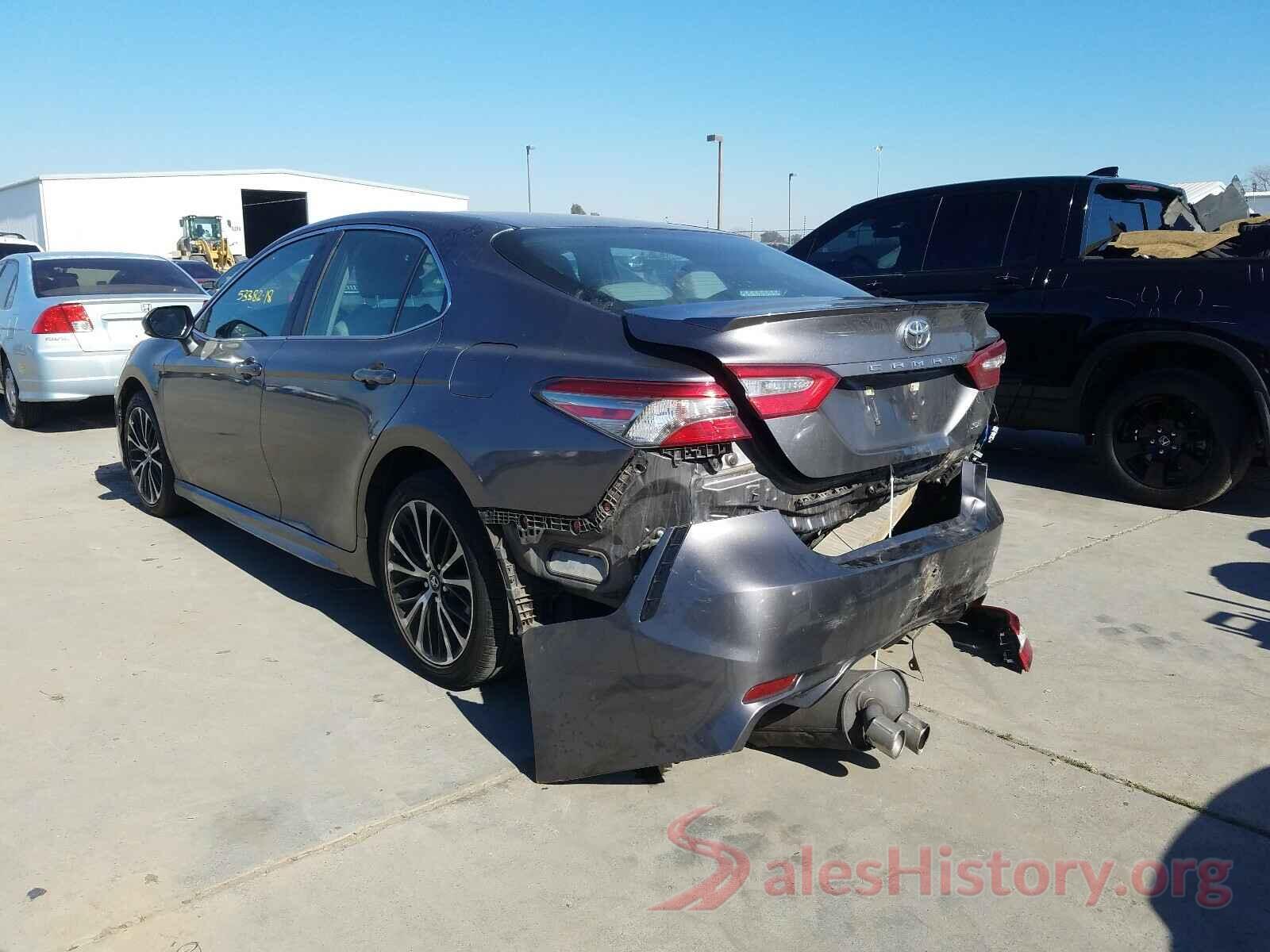 4T1B11HK3JU076965 2018 TOYOTA CAMRY