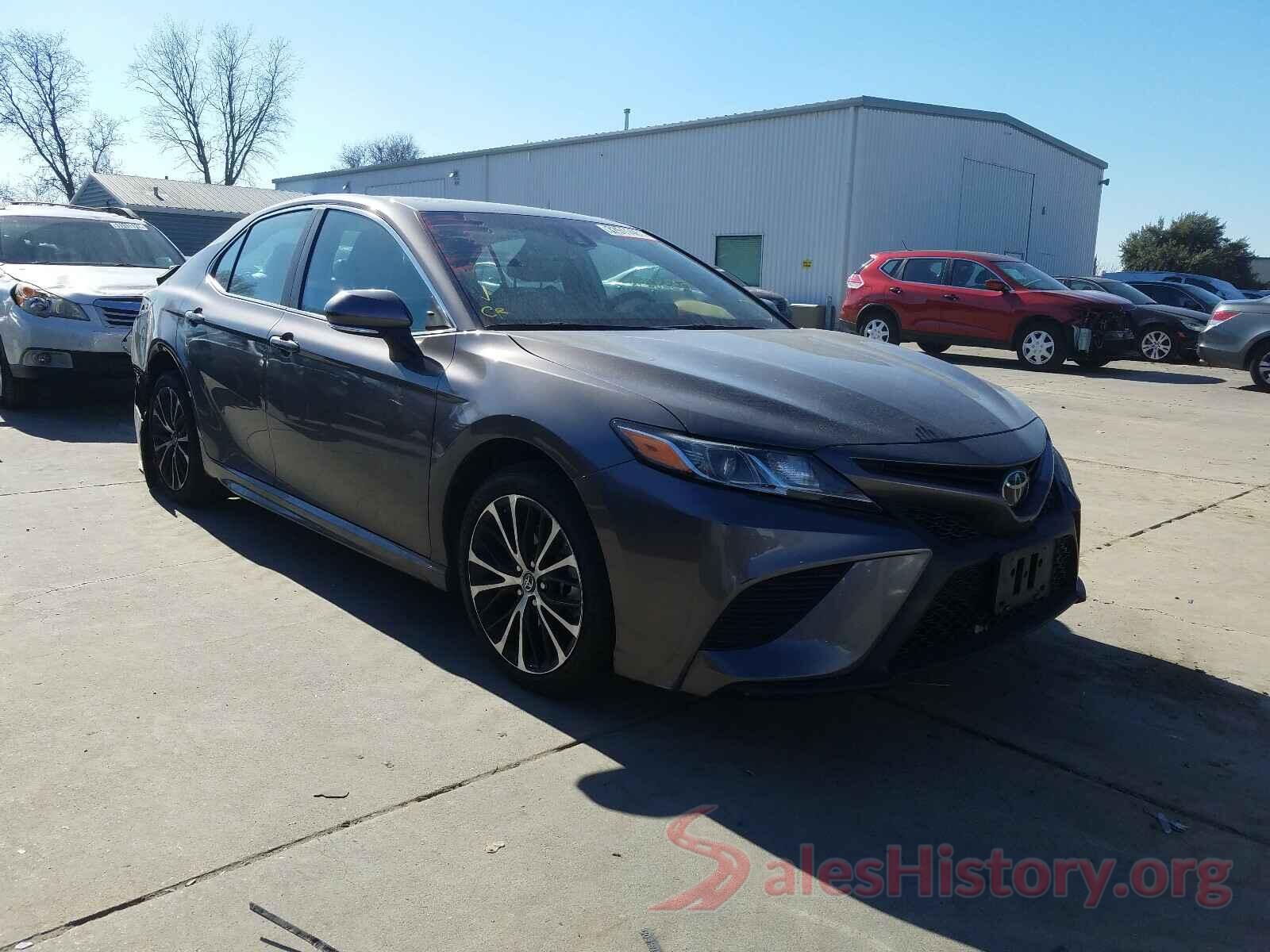 4T1B11HK3JU076965 2018 TOYOTA CAMRY