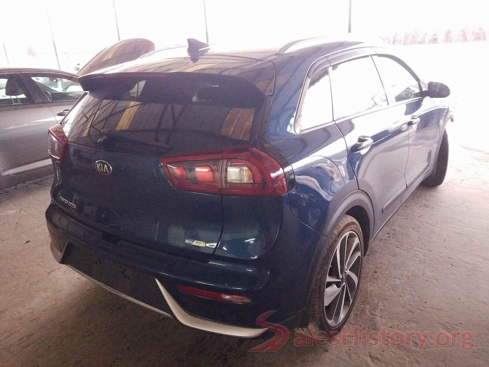 KNDCE3LC4H5047570 2017 KIA NIRO