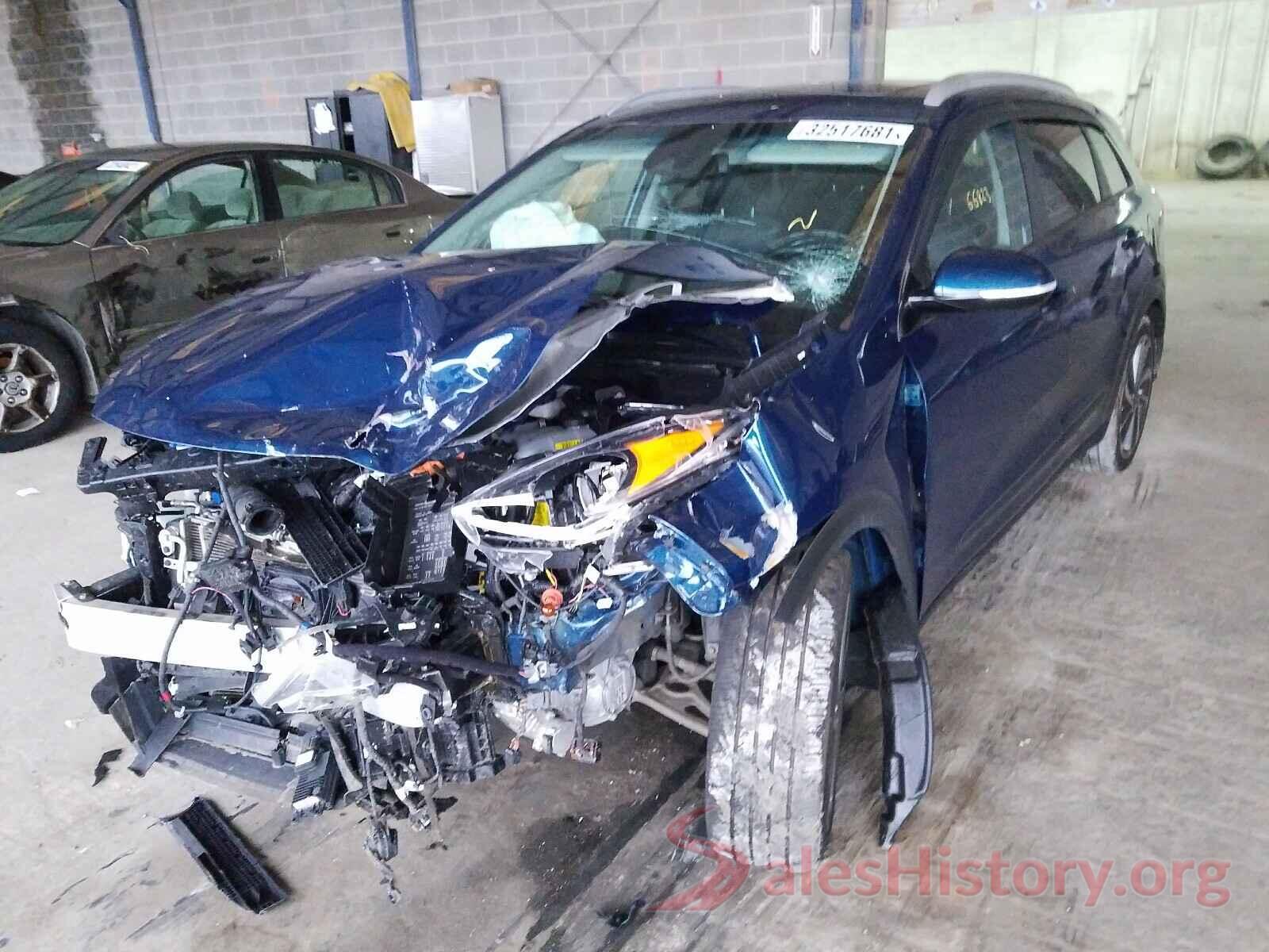 KNDCE3LC4H5047570 2017 KIA NIRO