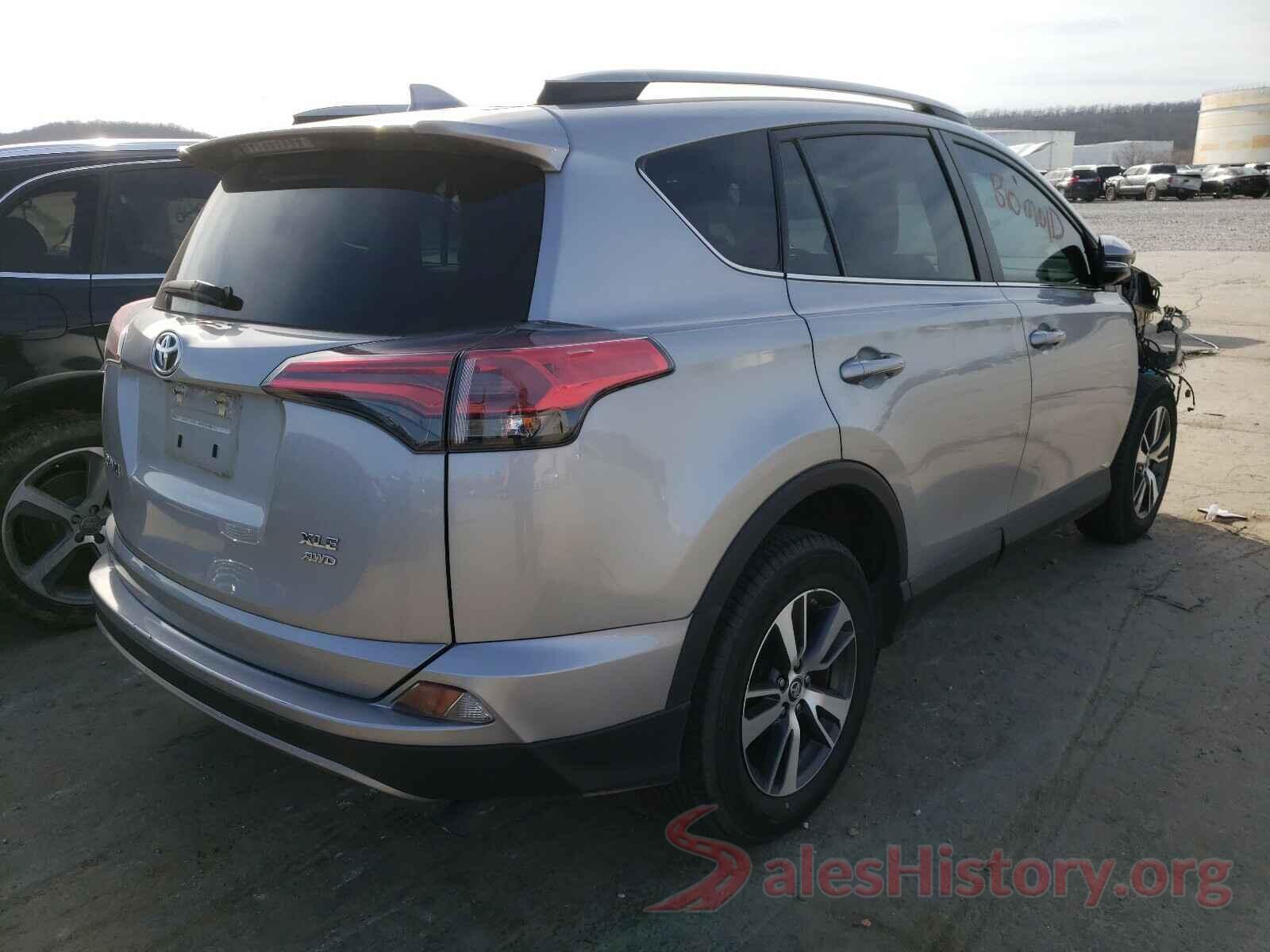 2T3RFREVXJW713001 2018 TOYOTA RAV4