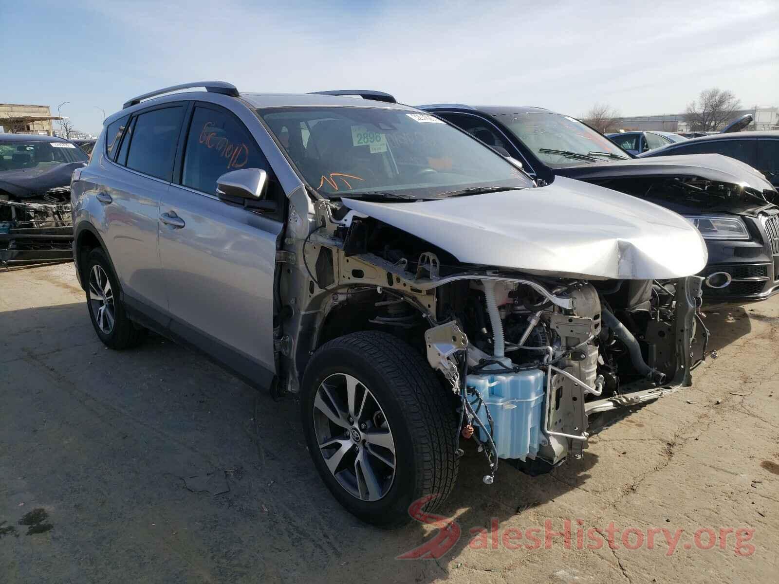 2T3RFREVXJW713001 2018 TOYOTA RAV4