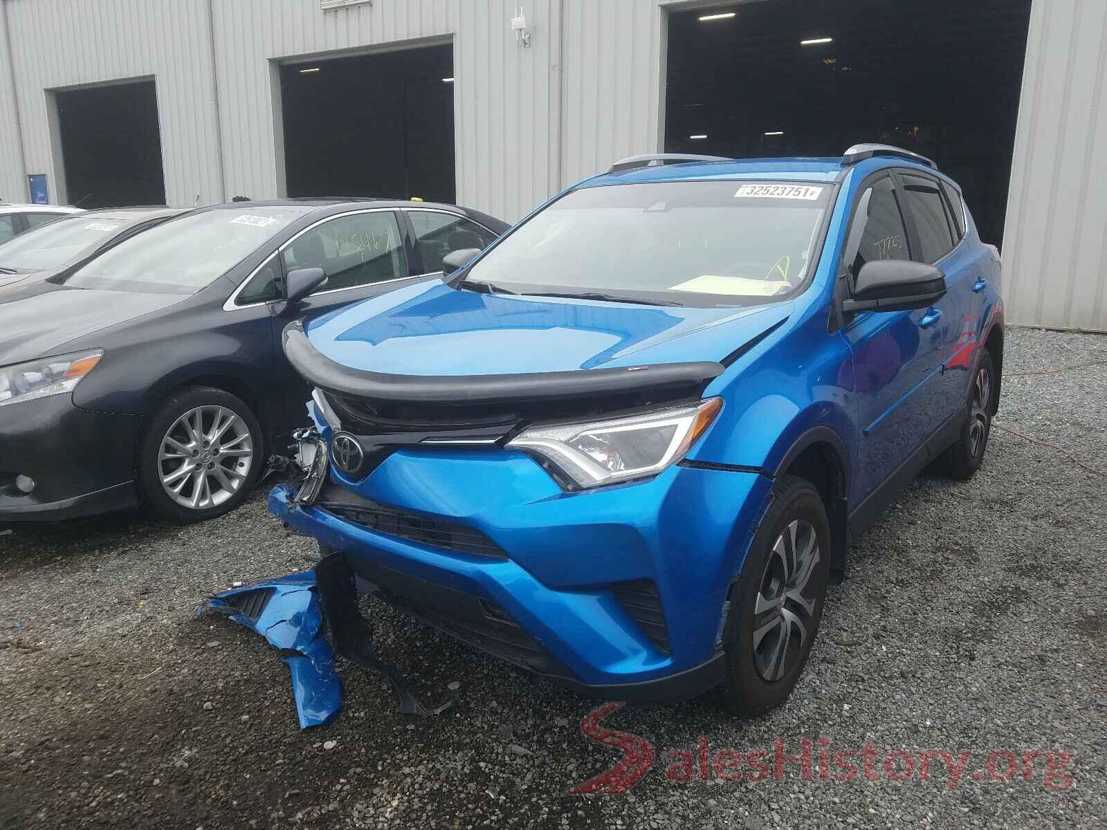 JTMZFREV6HJ121104 2017 TOYOTA RAV4