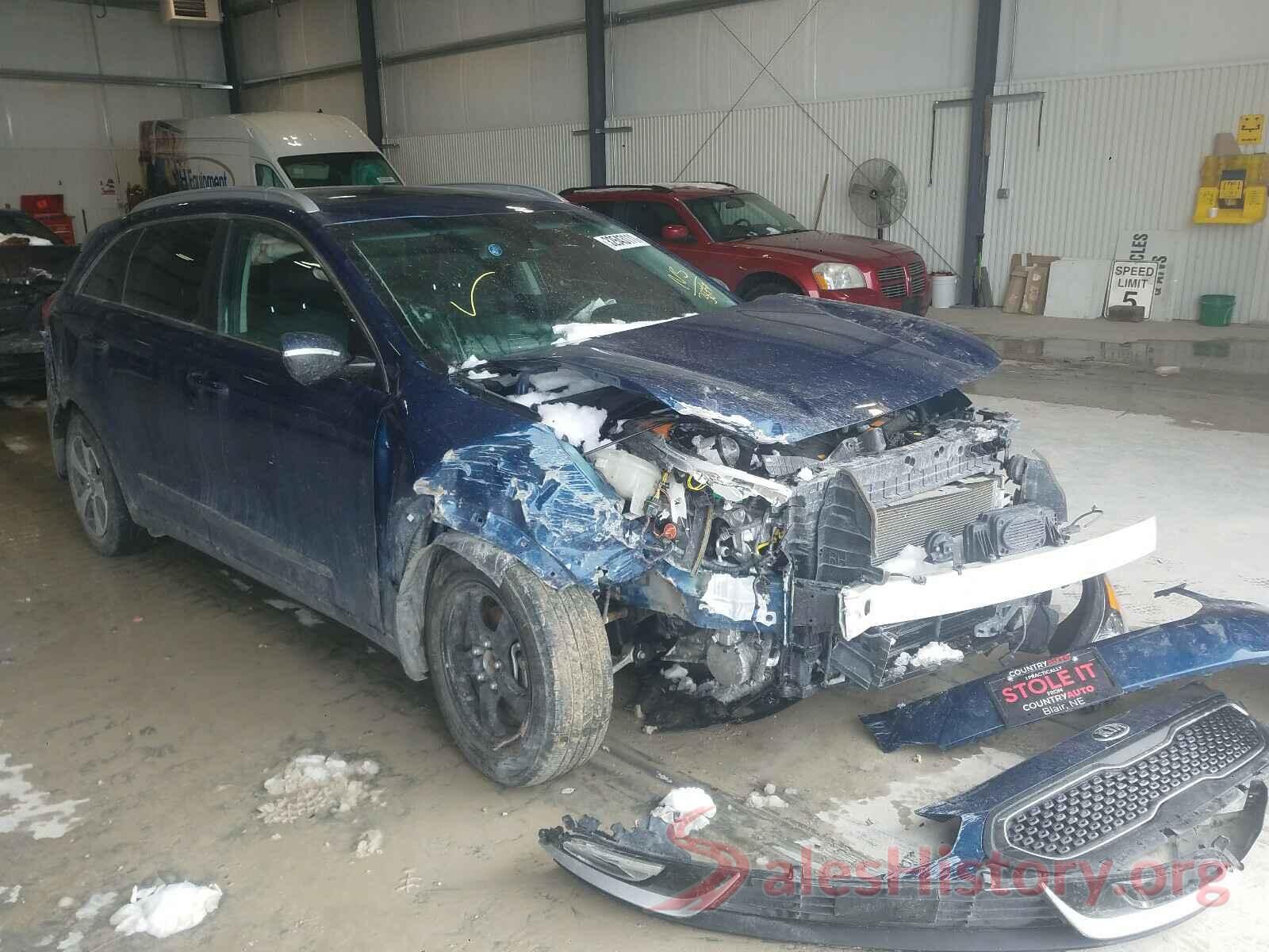 KNDCC3LC3H5063877 2017 KIA NIRO