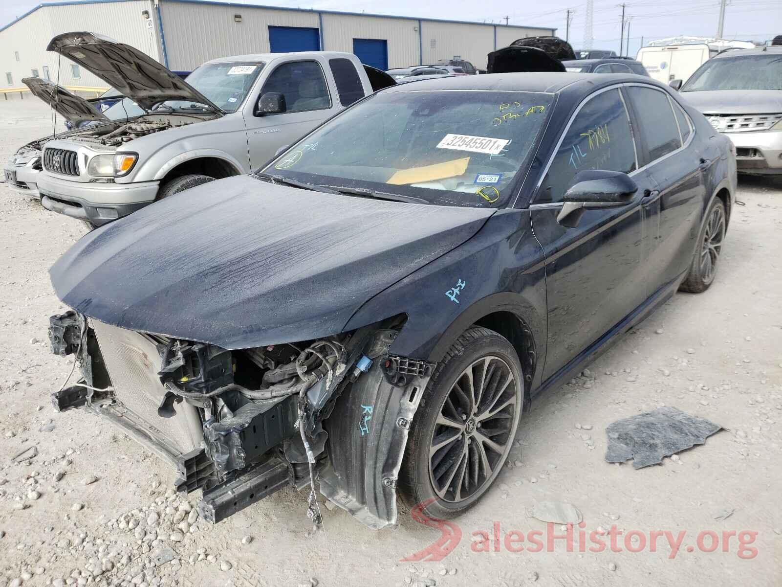 JTNB11HK8J3013687 2018 TOYOTA CAMRY