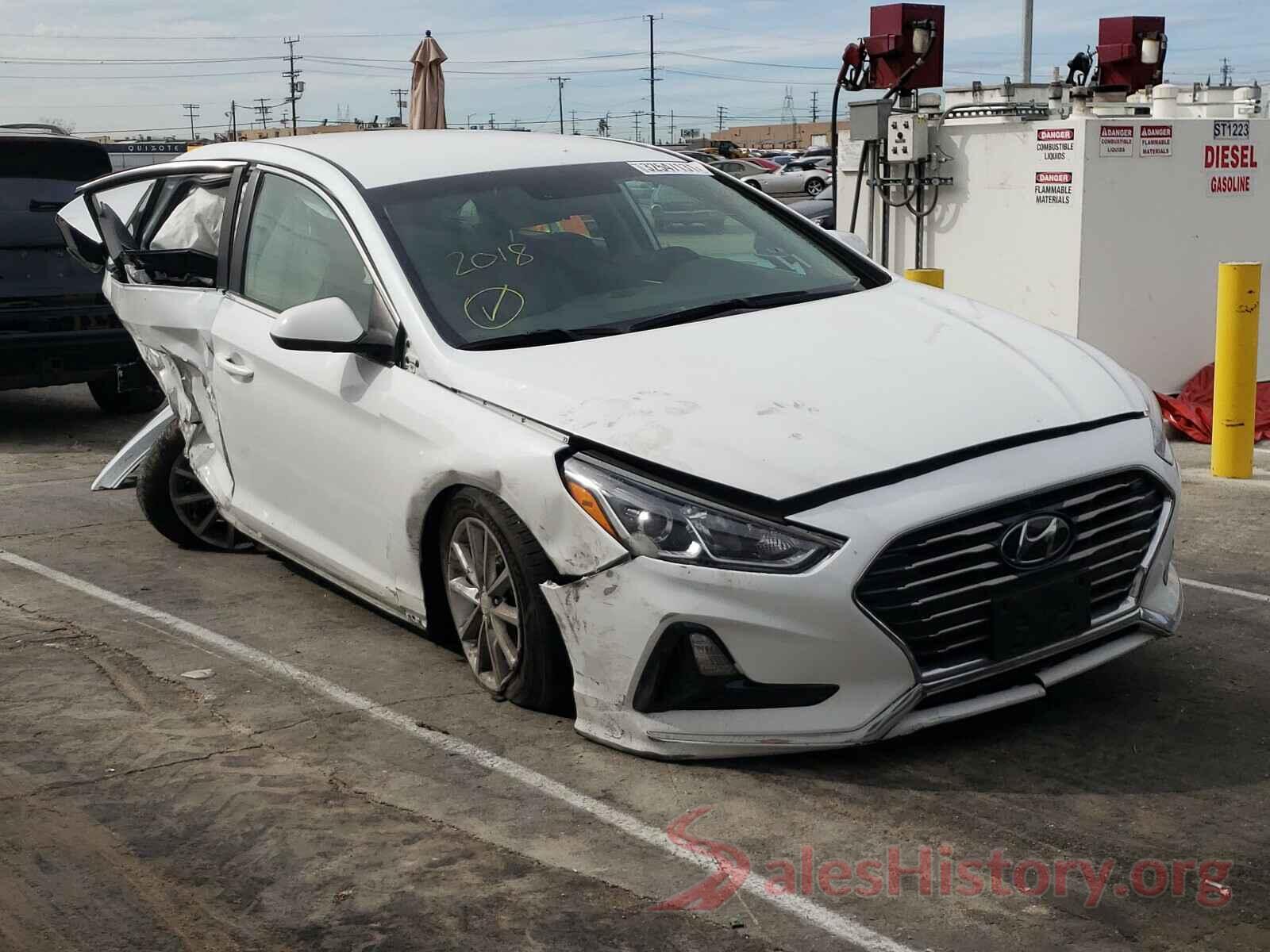 5NPE24AF0JH725869 2018 HYUNDAI SONATA