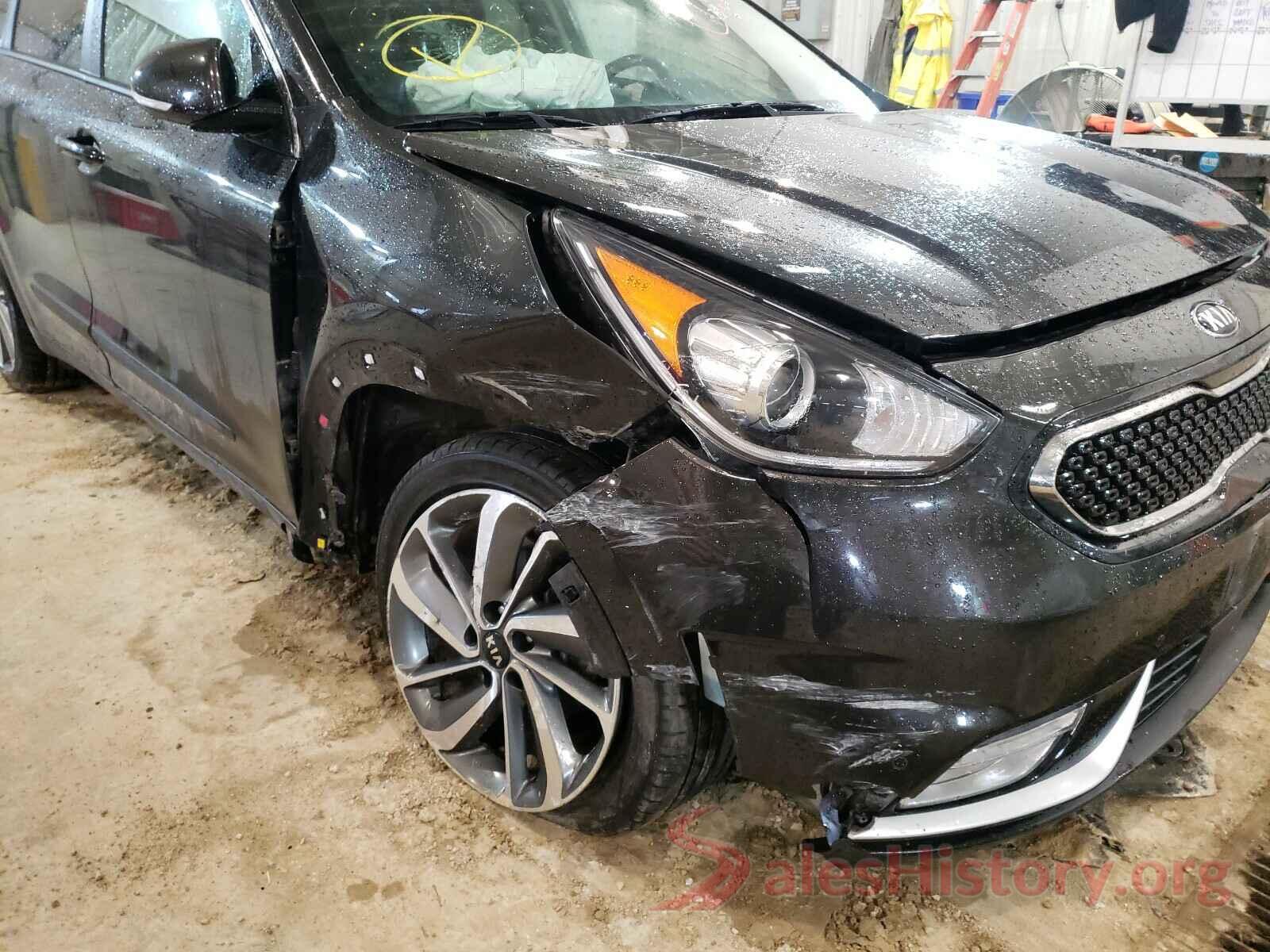 KNDCE3LC1J5131058 2018 KIA NIRO