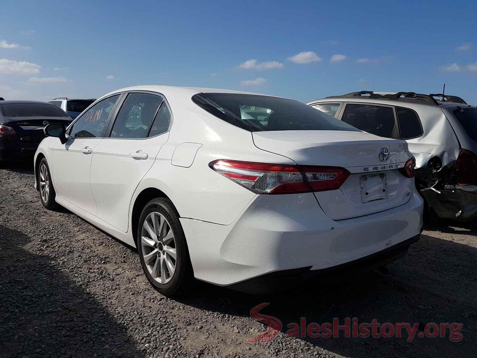 4T1B11HK9JU560087 2018 TOYOTA CAMRY