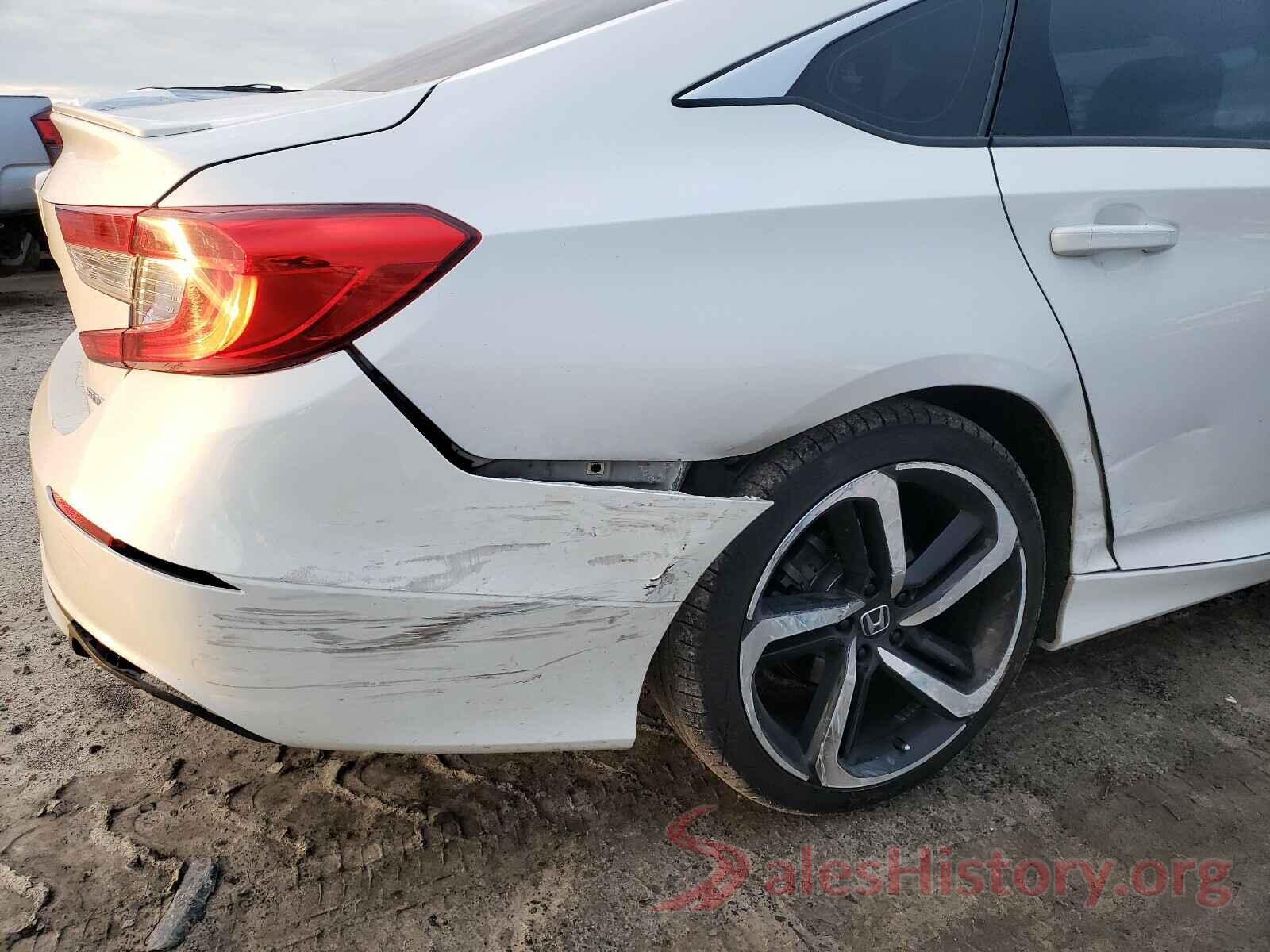 1HGCV1F30JA119377 2018 HONDA ACCORD