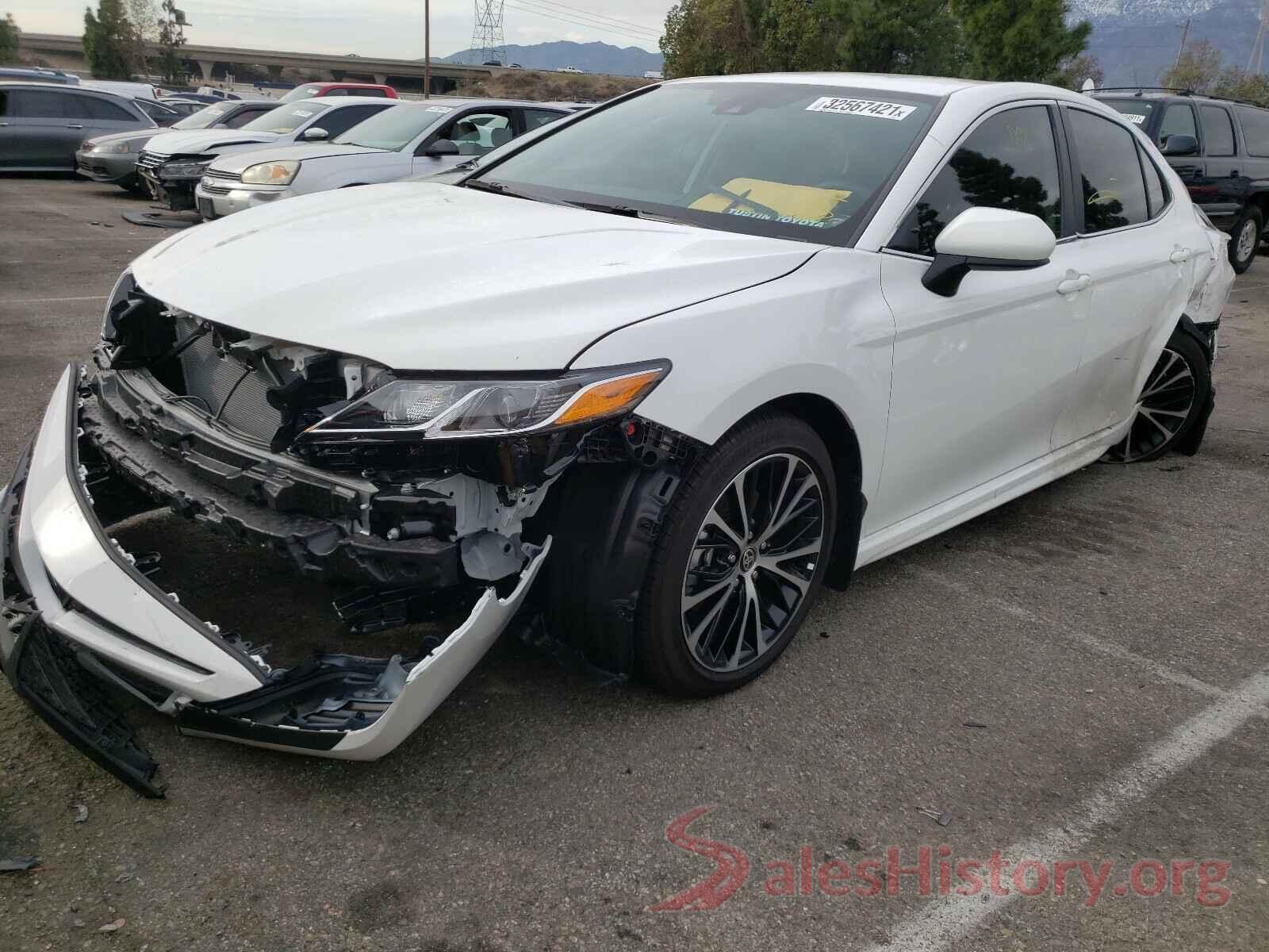 4T1G11AK3LU951495 2020 TOYOTA CAMRY