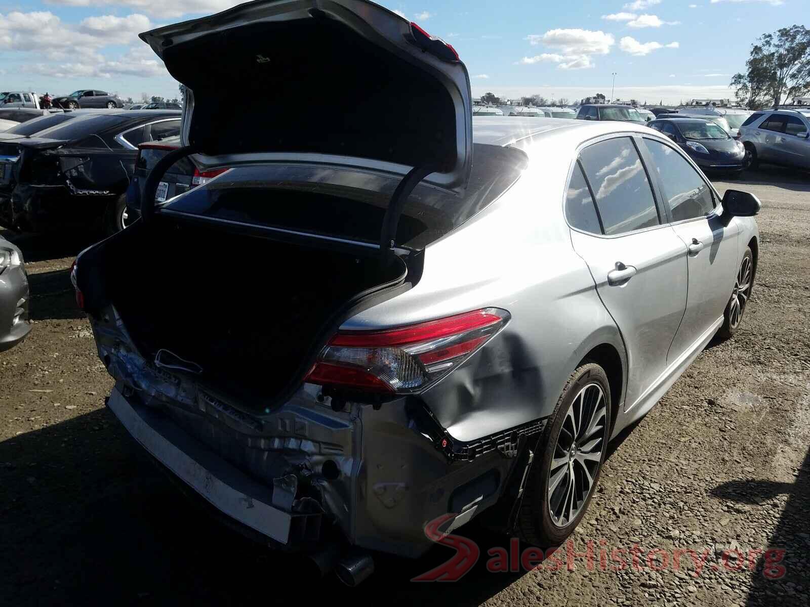 4T1B11HKXKU189703 2019 TOYOTA CAMRY