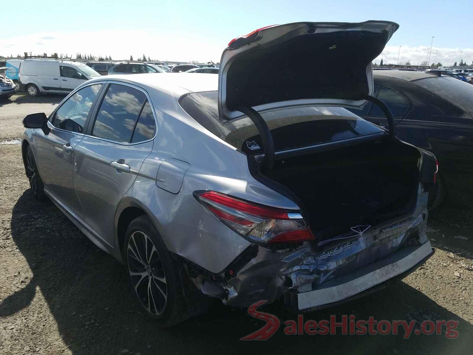 4T1B11HKXKU189703 2019 TOYOTA CAMRY