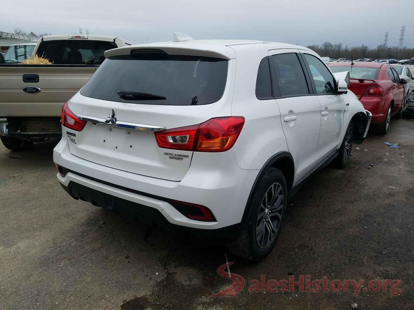 JA4AP3AU1JZ008215 2018 MITSUBISHI OUTLANDER