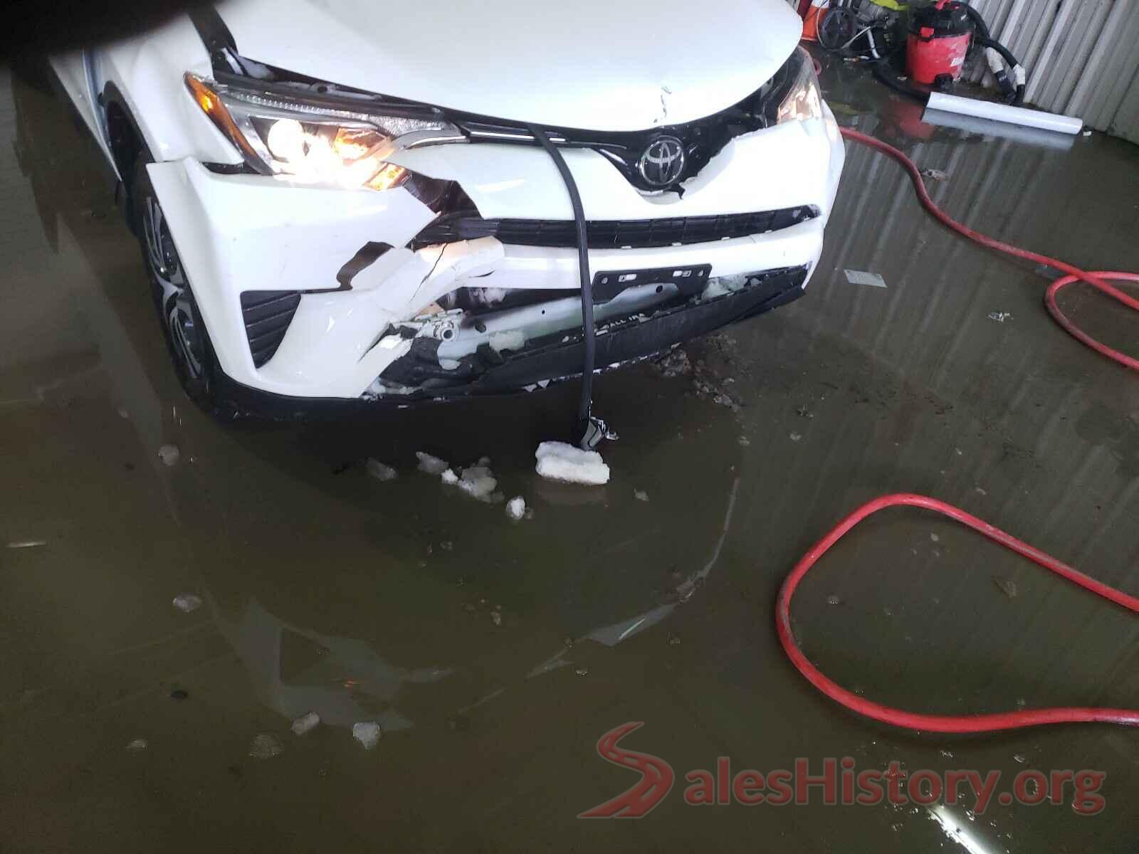 JTMBFREV5JJ220763 2018 TOYOTA RAV4