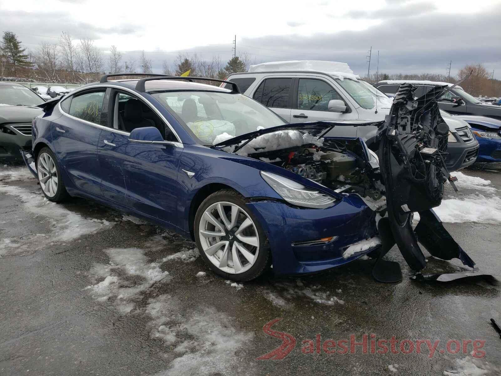 5YJ3E1EB5JF063824 2018 TESLA MODEL 3