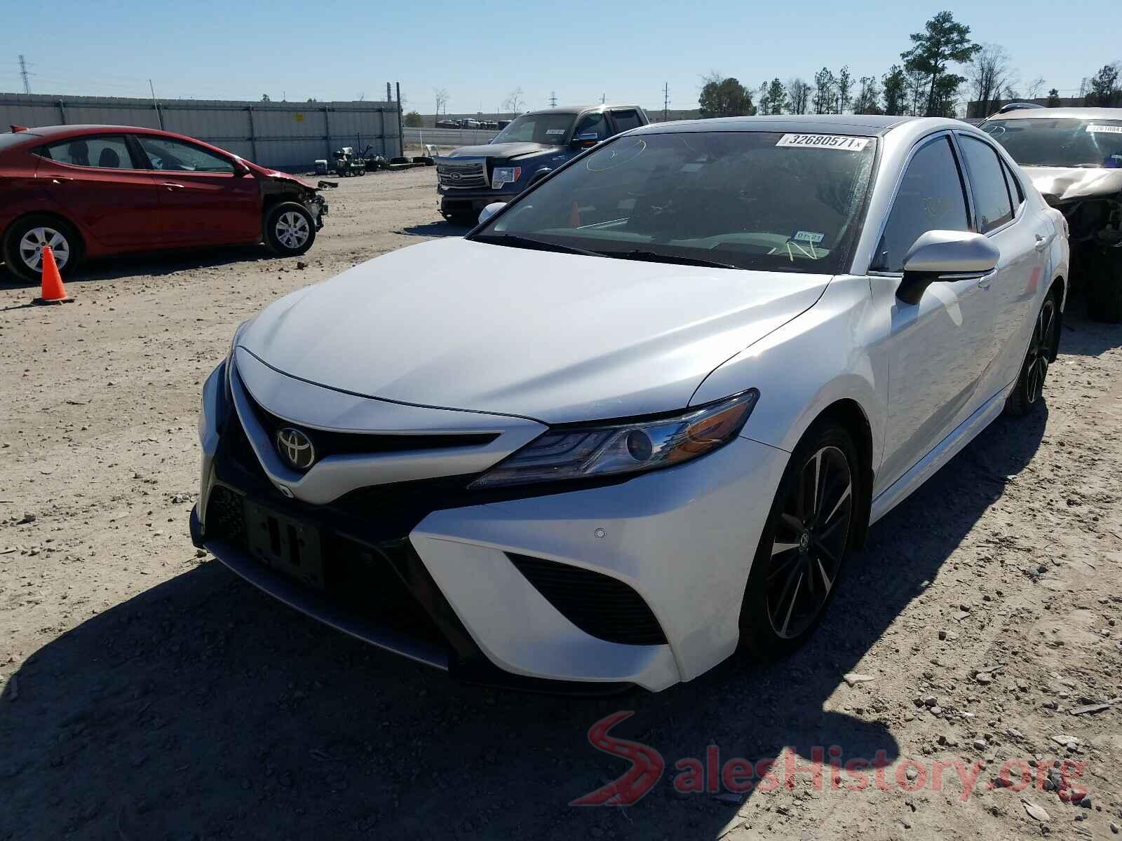 4T1B61HK0JU677638 2018 TOYOTA CAMRY