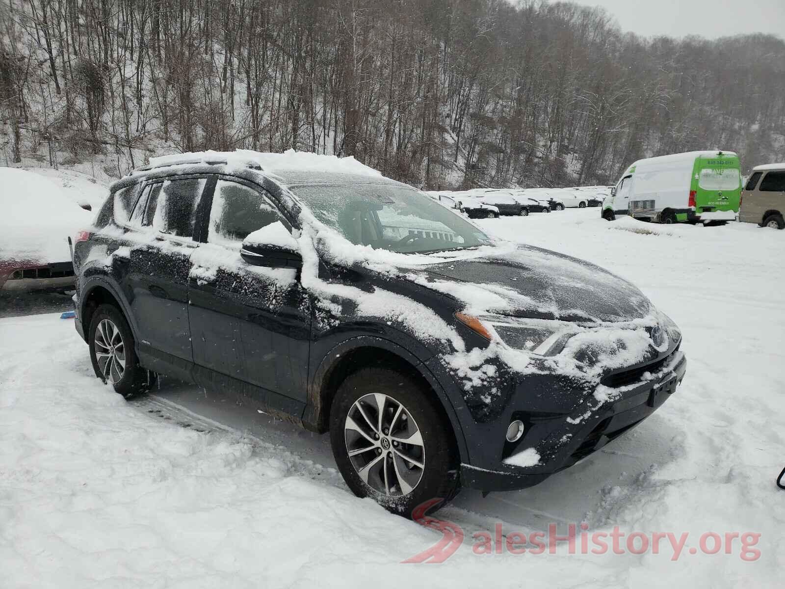 JTMRJREVXHD142616 2017 TOYOTA RAV4