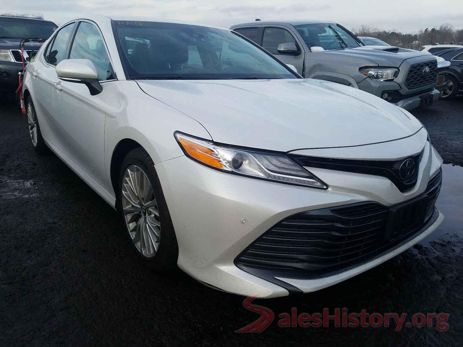 4T1B11HK6JU038971 2018 TOYOTA CAMRY