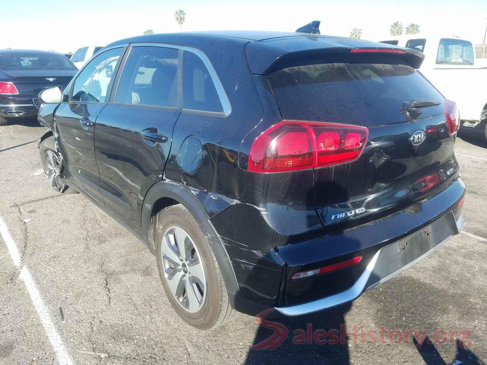 KNDCB3LC3K5275043 2019 KIA NIRO