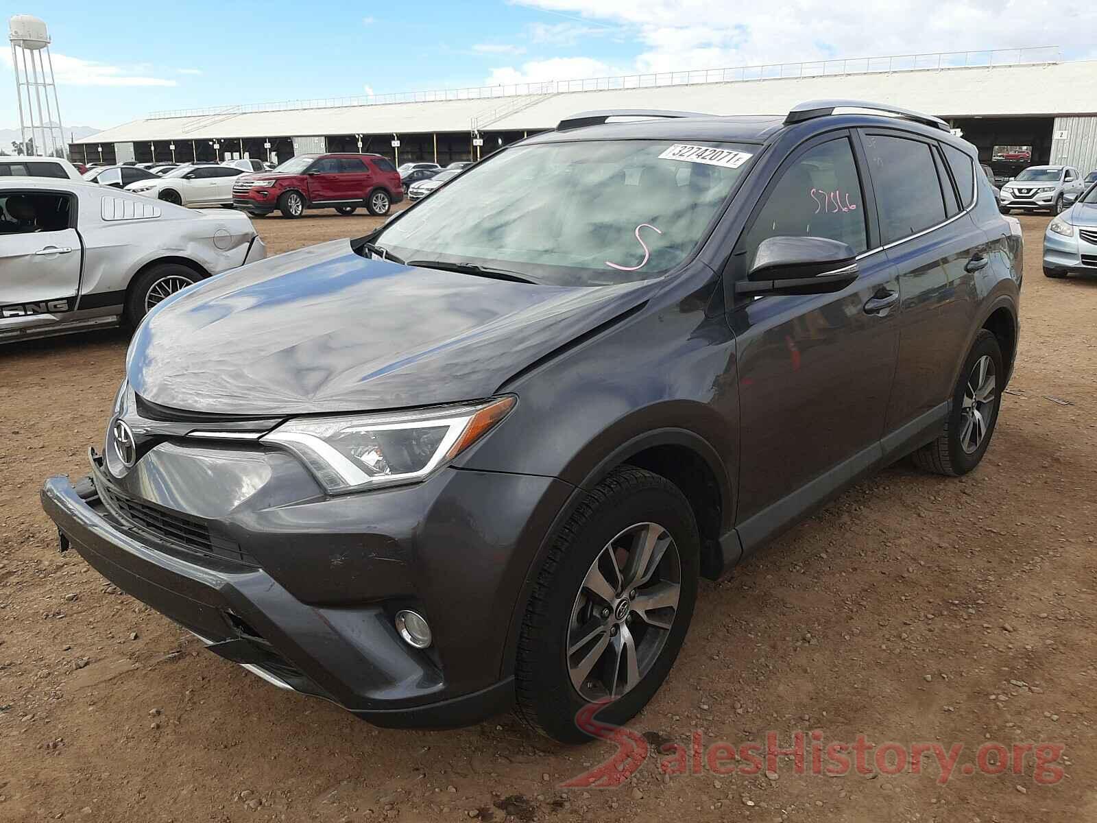 JTMWFREV8GJ076877 2016 TOYOTA RAV4