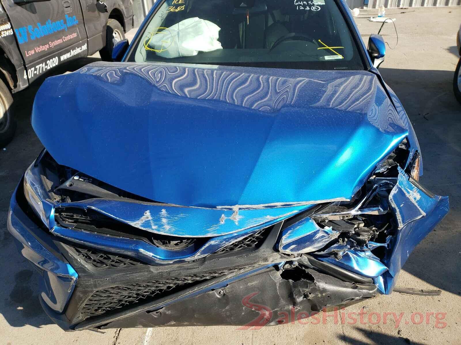 4T1B11HKXJU007965 2018 TOYOTA CAMRY