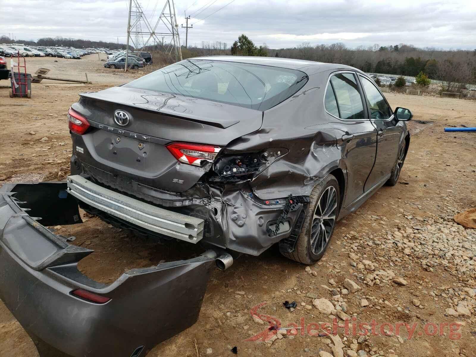 4T1B11HK0JU040781 2018 TOYOTA CAMRY