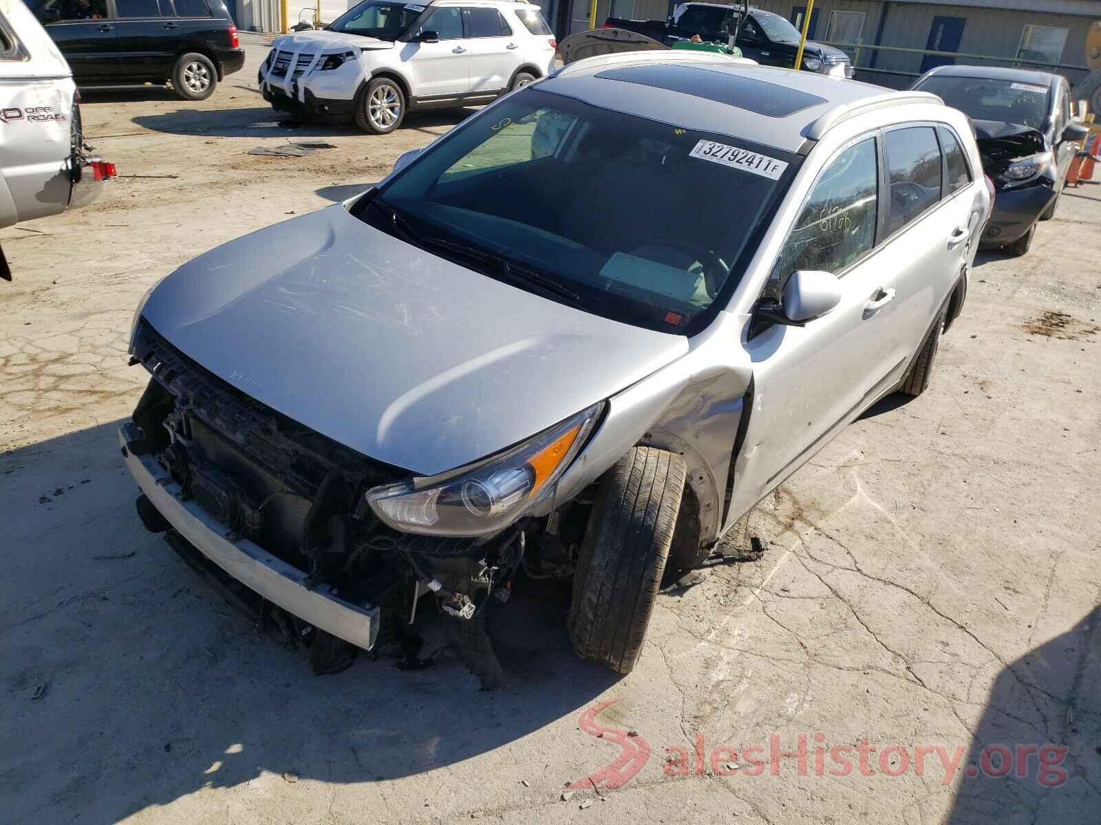 KNDCE3LC7K5235586 2019 KIA NIRO