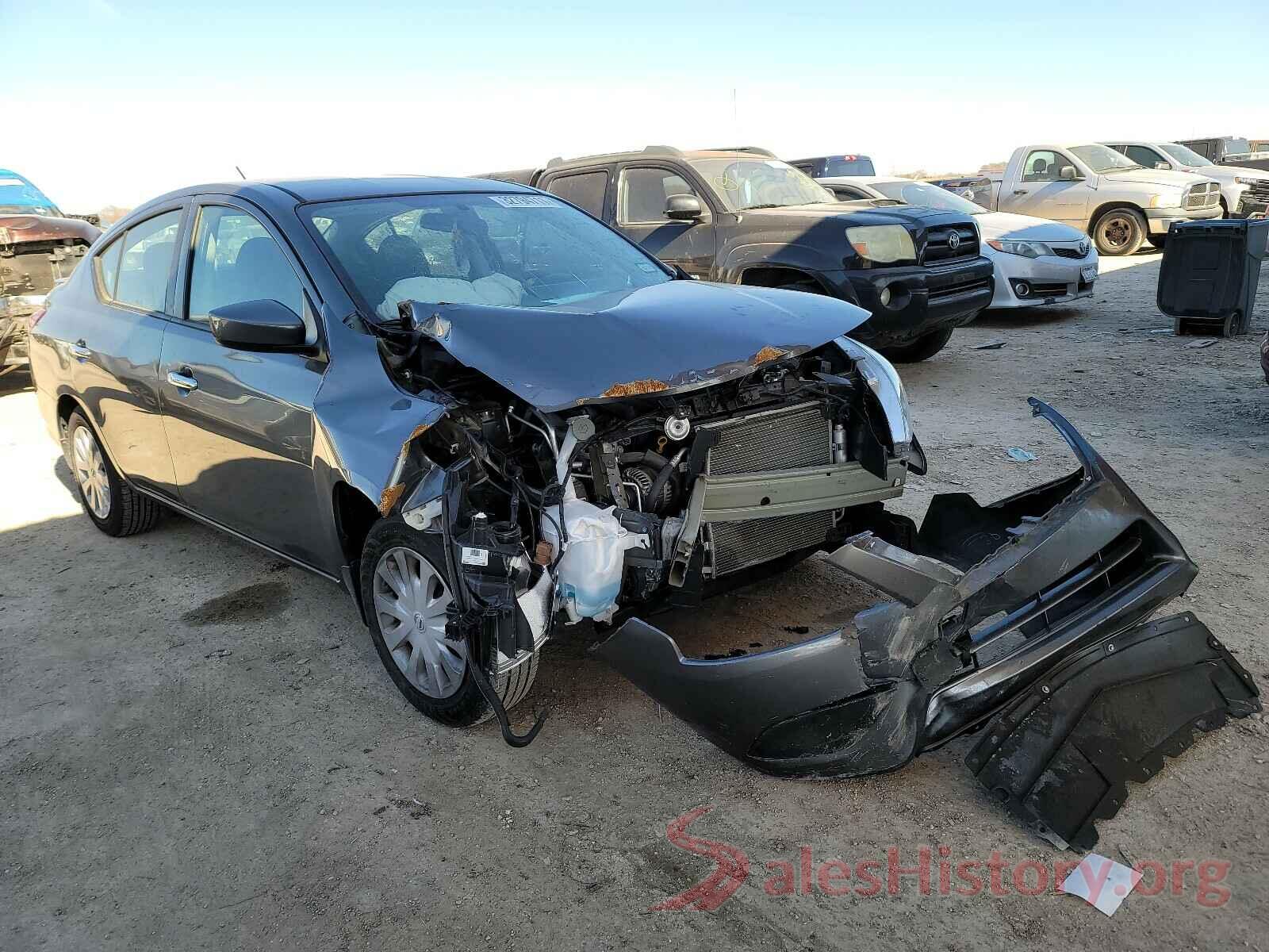 3N1CN7AP8JL861369 2018 NISSAN VERSA