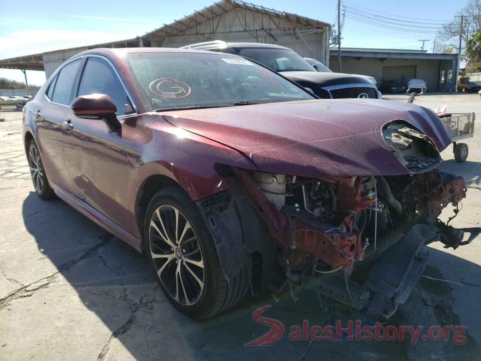 4T1B11HK7JU623557 2018 TOYOTA CAMRY