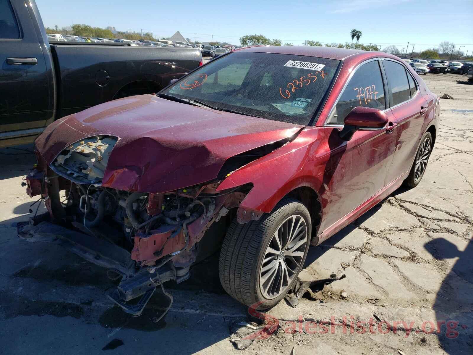 4T1B11HK7JU623557 2018 TOYOTA CAMRY