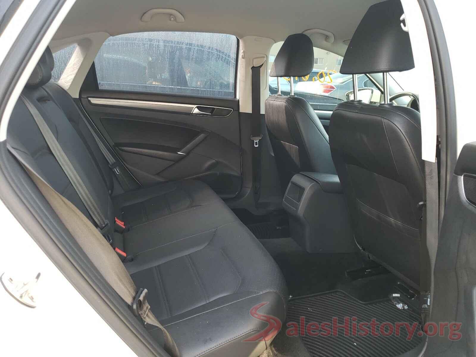 1VWAA7A3XJC029585 2018 VOLKSWAGEN PASSAT