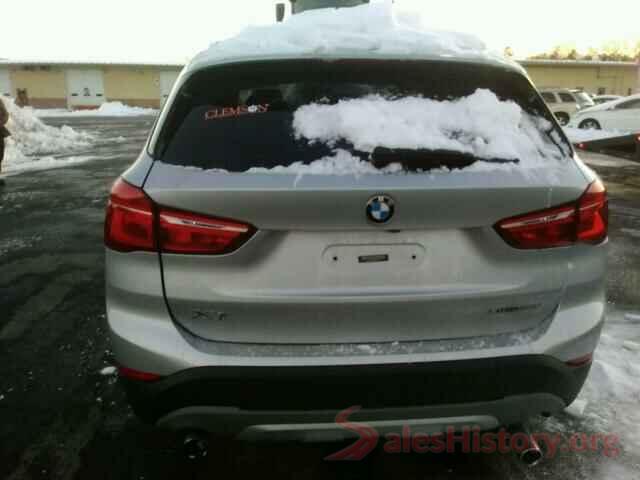 WBXHT3C38J5L27075 2018 BMW X1