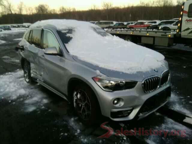 WBXHT3C38J5L27075 2018 BMW X1